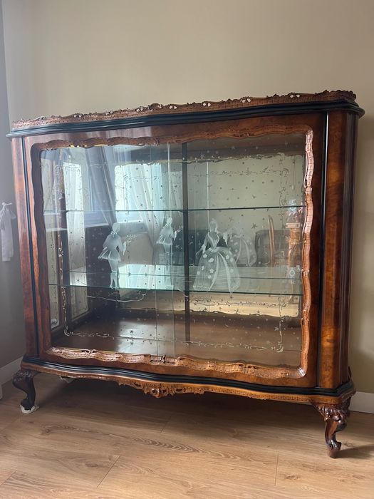 Meble stylowe do jadalni lub salonu