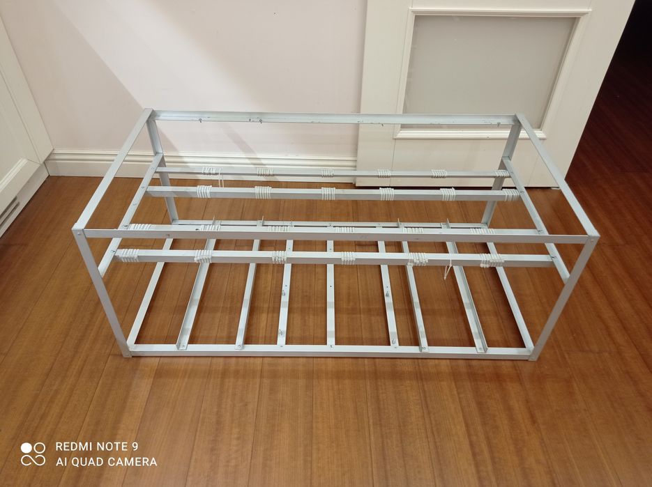 Каркас для майнінг ферми