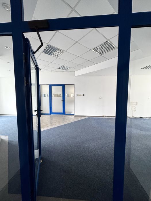 Lokal uslugowy w biurowcu Kokoszki