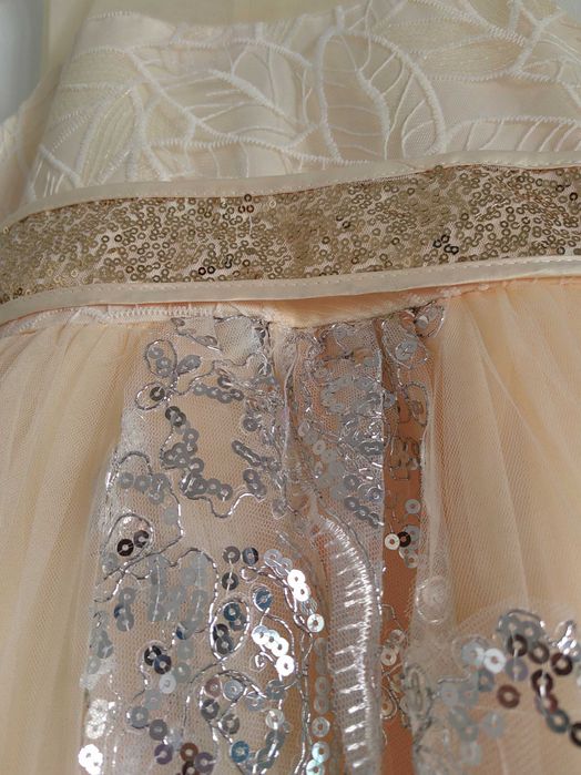 Vestido de Cerimónia/Gala Marfim e Dourado (Tam. 120)