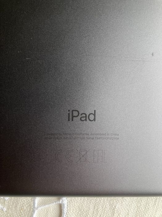 Apple iPad 8th Gen, 8ª Geração 32GB 4G/Cartão SIM