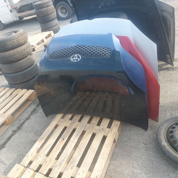 Maska toyota Yaris I