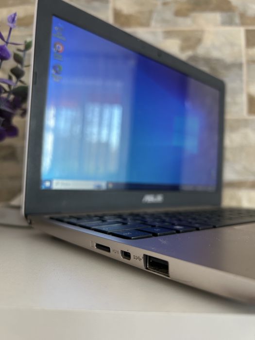 Ноутбук Asus e200h для навчання та не складних ігор