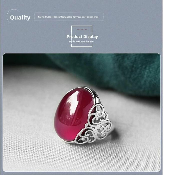 Женское кольцо с изменчемым размером.