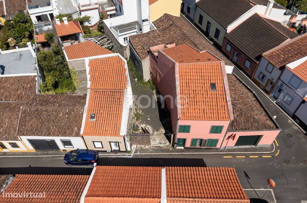 Terreno com Projecto Aprovado para Moradia T3 – Ribeira Grande