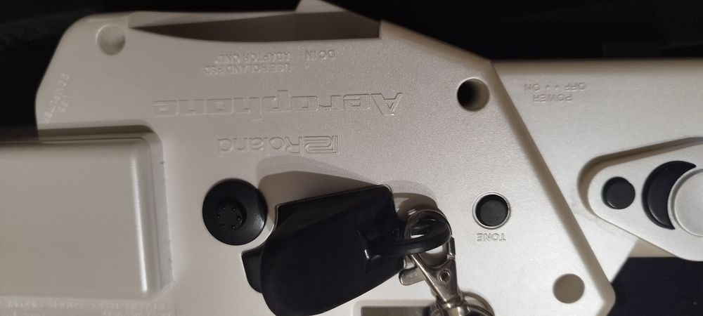 Roland AE-10 - cyfrowy instrument dęty