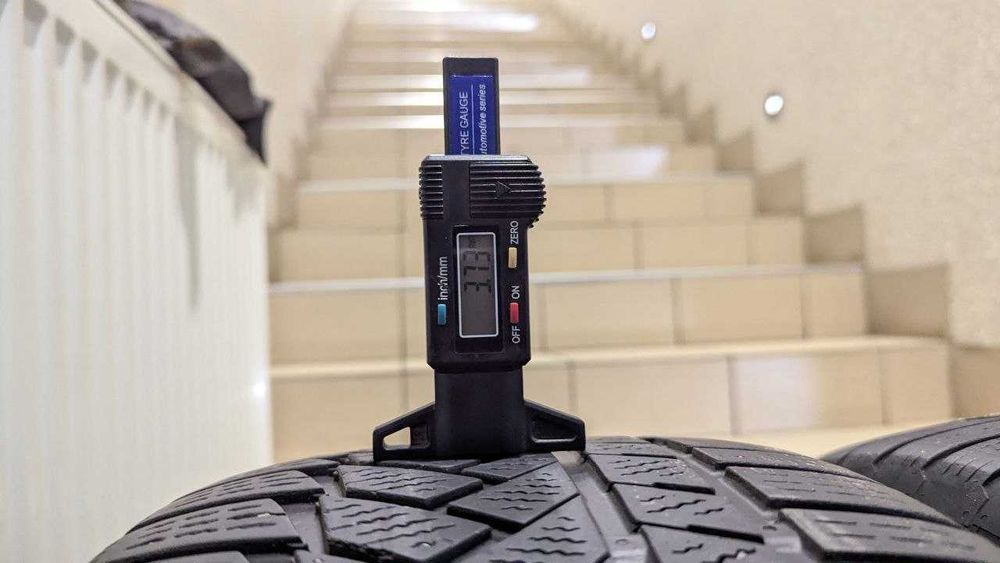 Шини 235/55 R18 100H Continental WinterContact TS850P