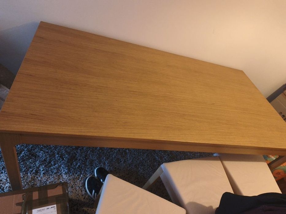 Mesa extensível 1,80  a 2,3mts pode ir com 4 cadeiras