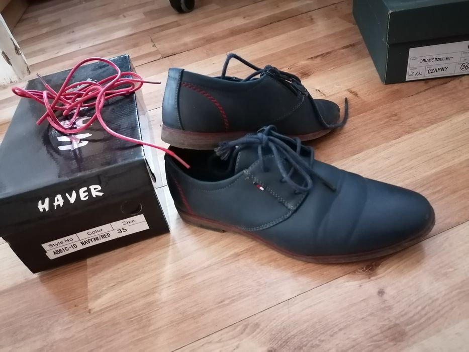 Granatowe pantofle 35