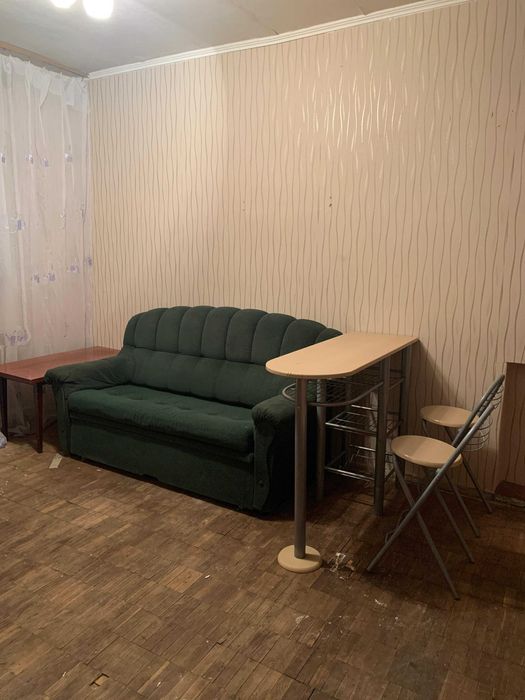 Сдам просторную квартиру с балконом ул Вышгородская без посредников