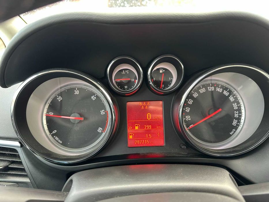 Opel Zafira Tourer 2015