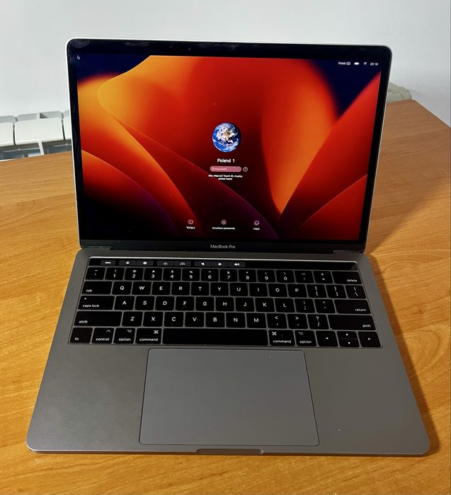 MacBook Pro 2017 i5 16GB RAM 512GB dysk Magic mouse