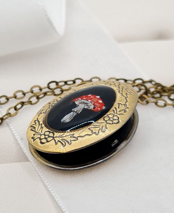 Ręcznie malowany naszyjnik, sekretnik, muchomor, amanita