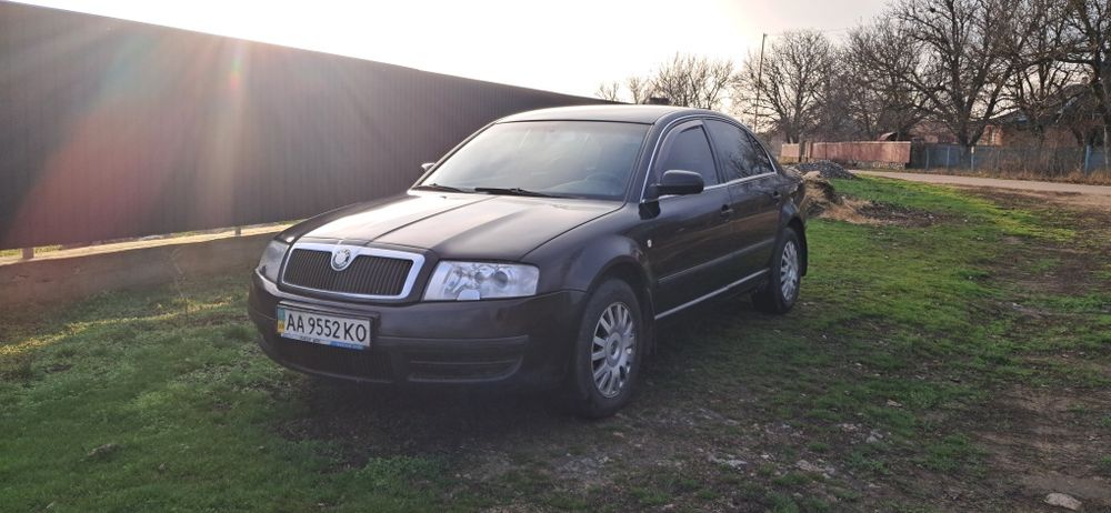 Шкода Супер Б 2004г 1,8 т бензин