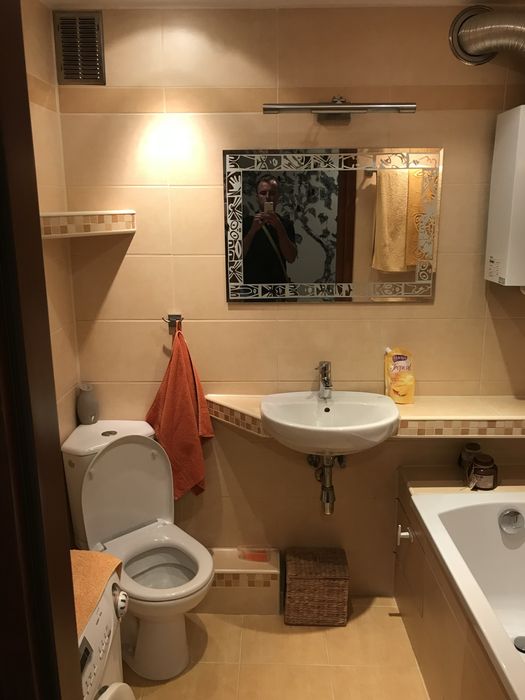 1 piętro, tramwaj, widok na park, 2 pokoje