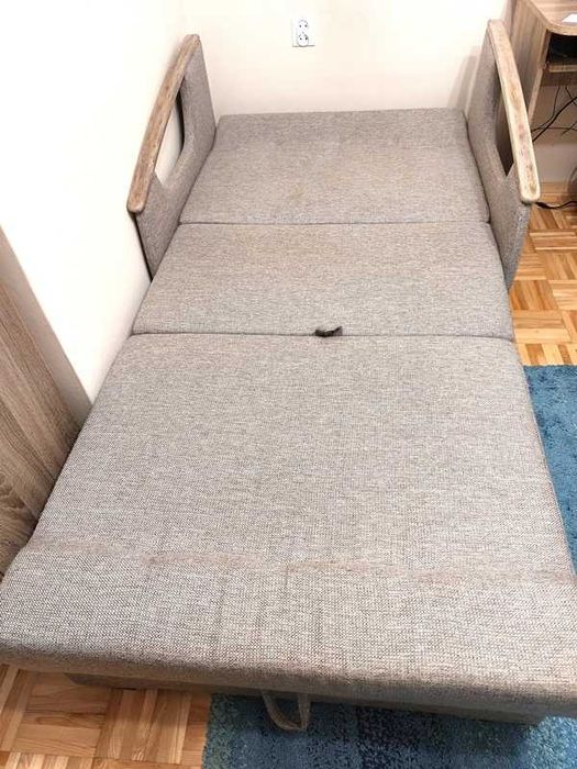 Fotel rozkładany z pojemnikiem na pościel