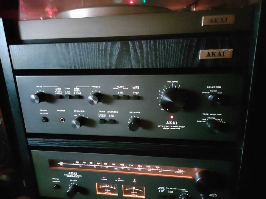 Duża wieża stereo Hi-Fi AKAI z szafką