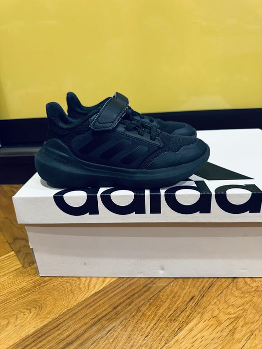 Кроссовки Adias размер 29