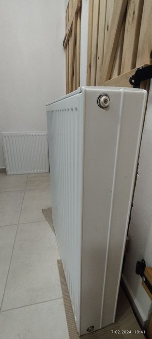 Grzejniki - nowe z regulatorem temperatury i uchwytami