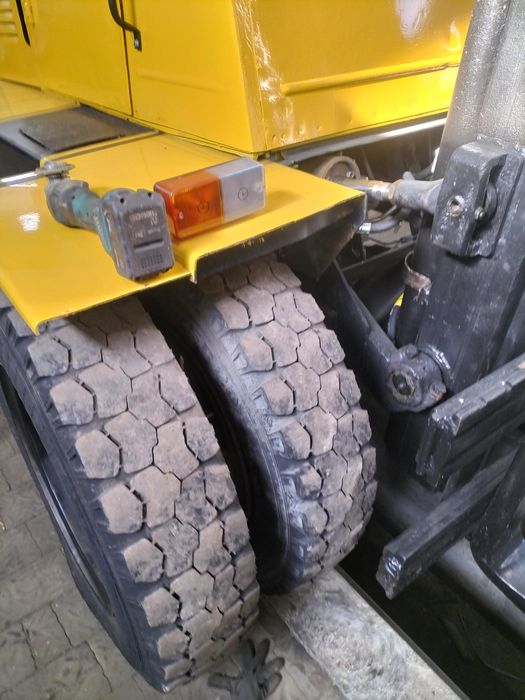 Львівський навантажувач дизельний двигун Д240(мтз80) вантажопідйо 5т