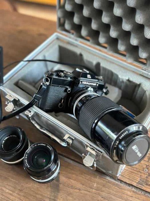 Câmera de filme Nikon Nikkormat + 3 lentes