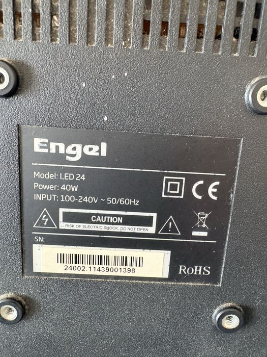 TV ENGEL 24” para peças - NÃO LIGA