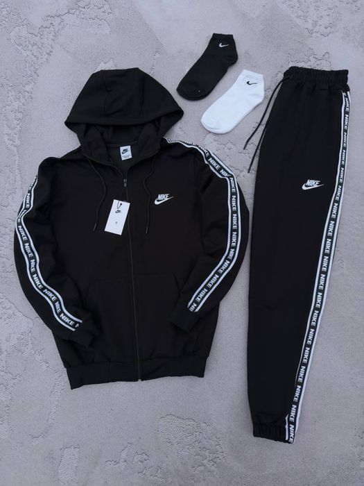 Костюм Nike: зіп худі-штани 2 пари шкарпеток у подарунок!