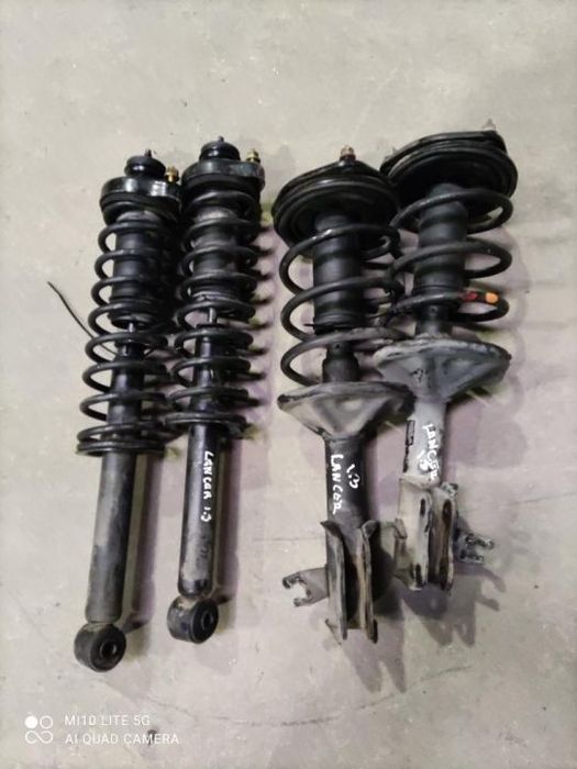 Amortecedores - Mitsubishi Lancer 1.3 ( 1996 / 2002 )