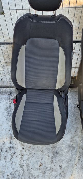 Sprzedam siedzenia do Toyoty Avensis T27 2018r