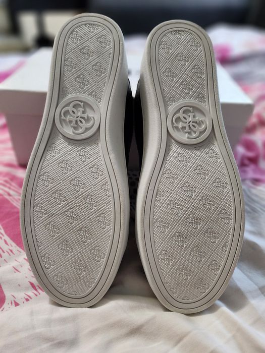 Buty Sneakersy Guess rozmiar 40.