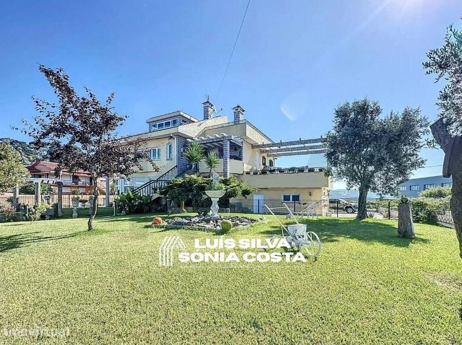 Moradia T6 Individual com Loja Comercial e Área Industrial -...