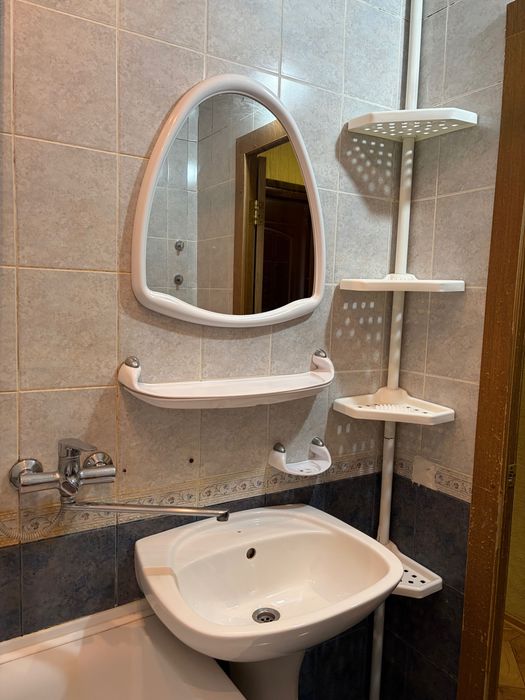 Продам простору 3-кімнатну квартиру в Центрально-Міському районі, проспект Миру 4
