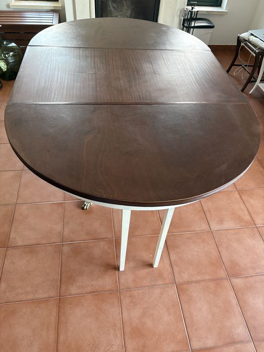 Mesa de jantar redonda extensível