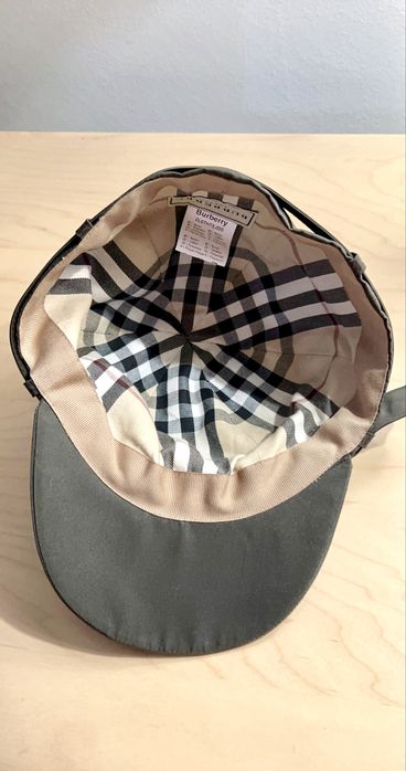 Boina Burberry em verde tropa escuro