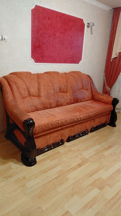 Диван в хорошому стані