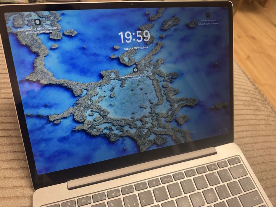 Microsoft Surface Go