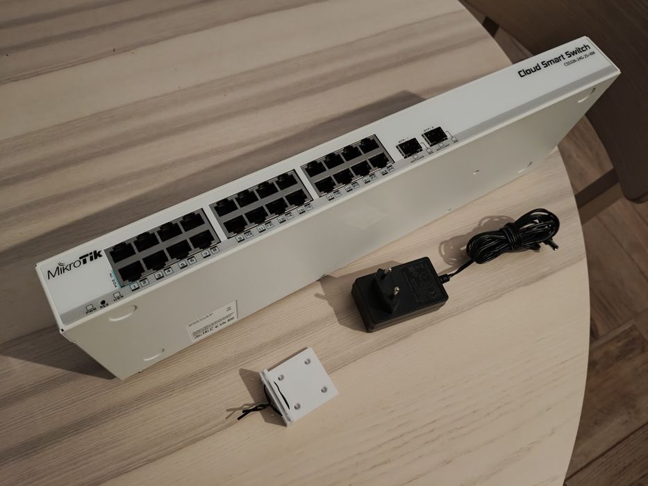 MikroTik CSS326-24G-2S+RM switch zarządzalny