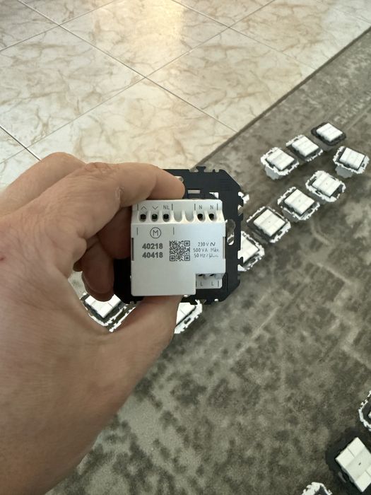 Efapel D40 pressão e persiana (como novos)