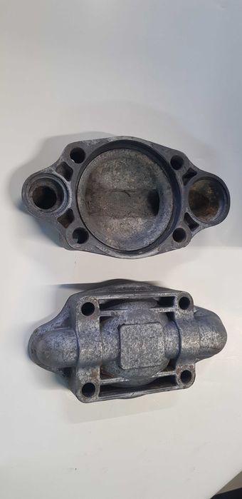 Pokrywa boczna pompy opryskiwacza RAU Kverneland Vicon