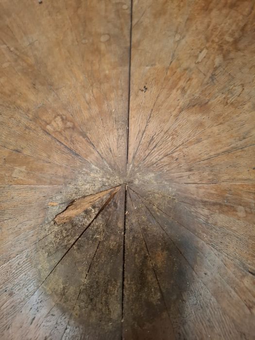 Okragly stol drewno fornir