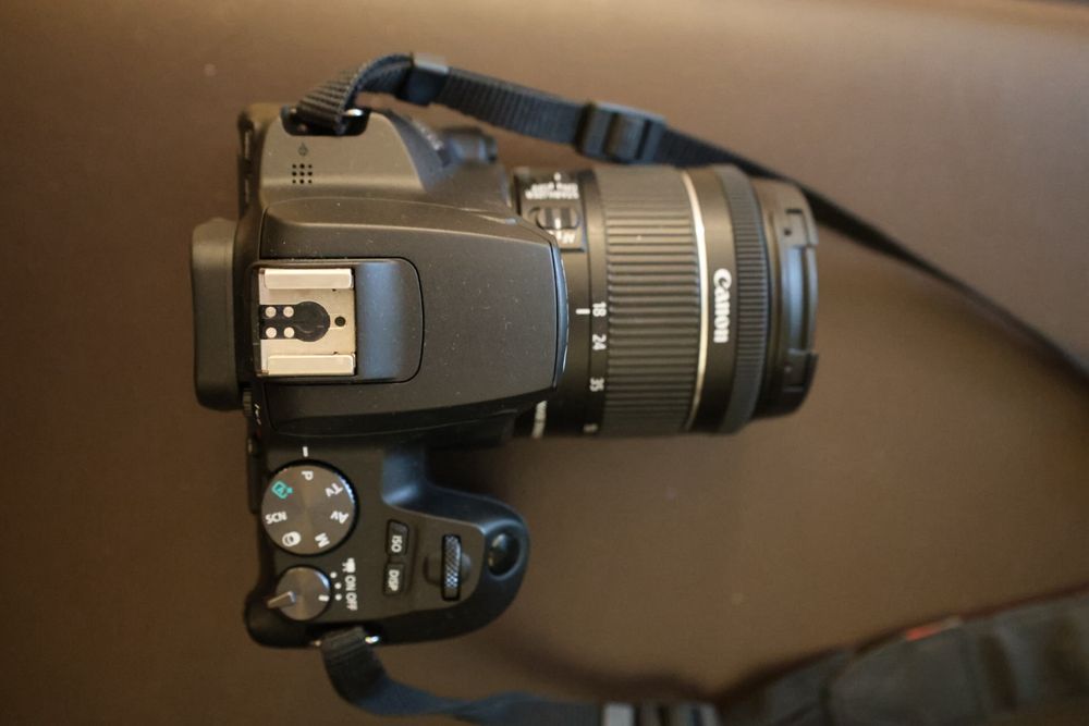 Canon Eos 250D +obiektyw 18-55