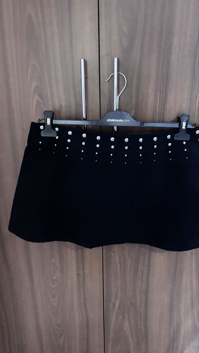 Jeansowa spodnica zara z cwiekami