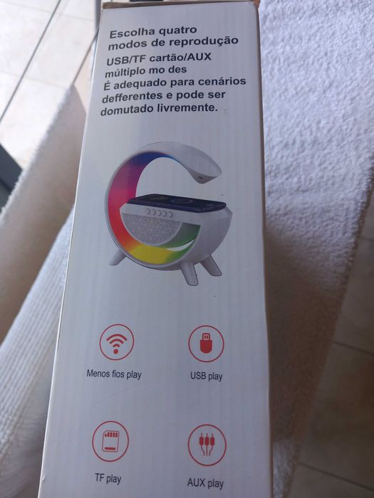 Caixa de Som com carregador de indução  Novo