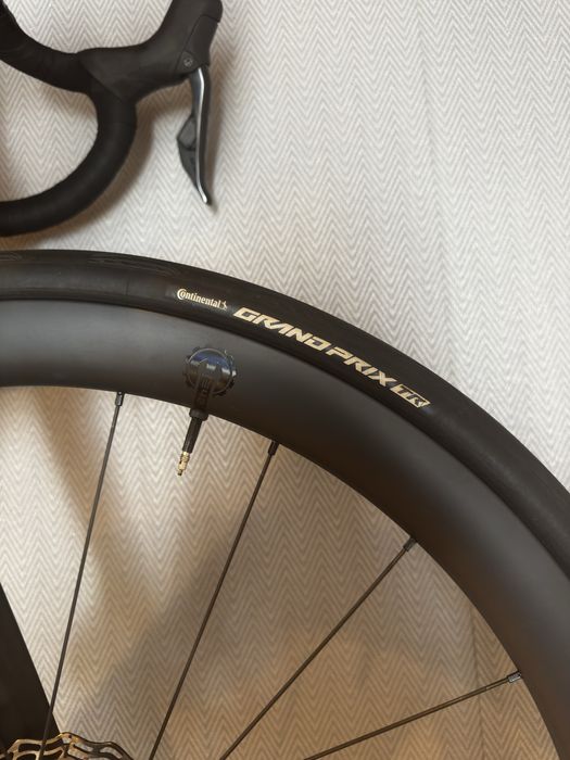 TREK Madone SL Gen8 com potenciometro M/L