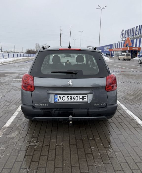 Продам економний та надійний Peugeot 207 SW 2011 року випуску.