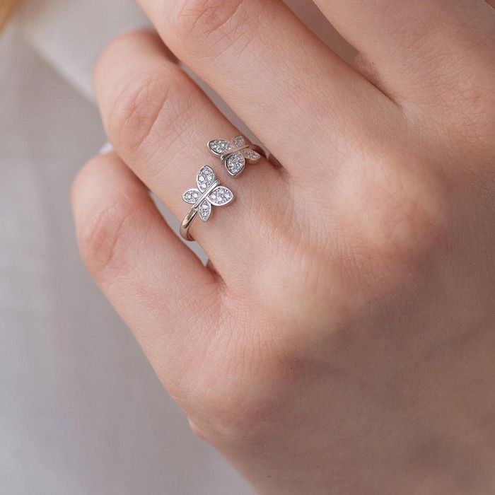 Каблучка метелики гарна