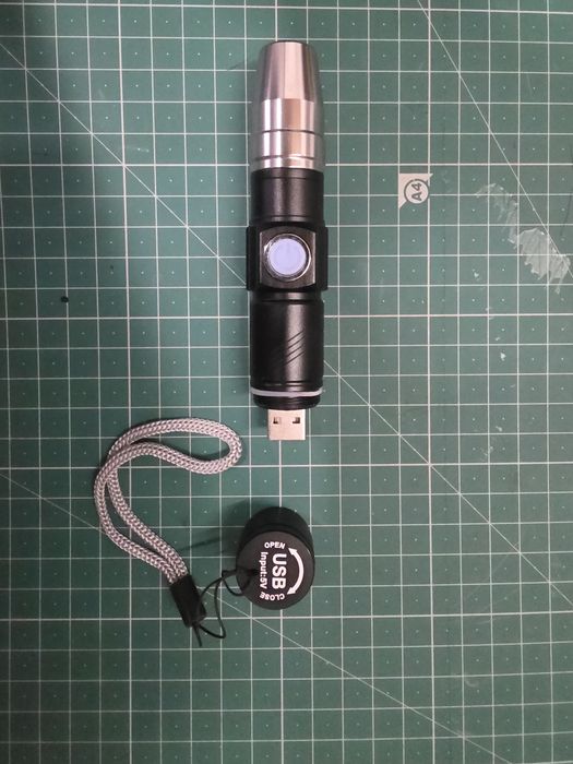 mini lanterna de luz negra UV