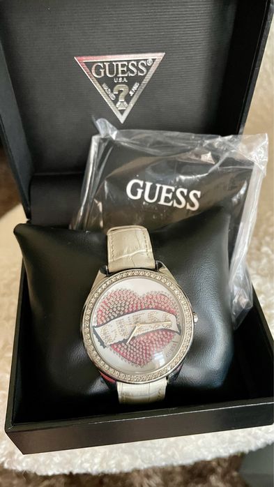 Новий годинник GUESS в фірмовому футлярі під шкіру рептиліі