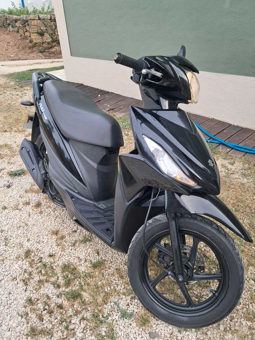 Scooter Suzuki  adress
