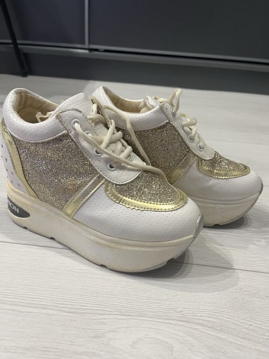 Кросівки, снікерси білі, 38р